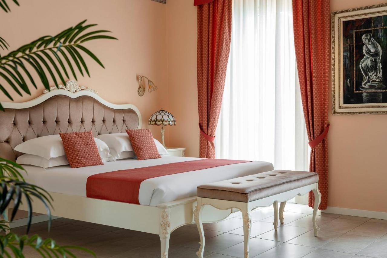 Hotel Mayer&Splendid Desenzano del Garda Eksteriør billede